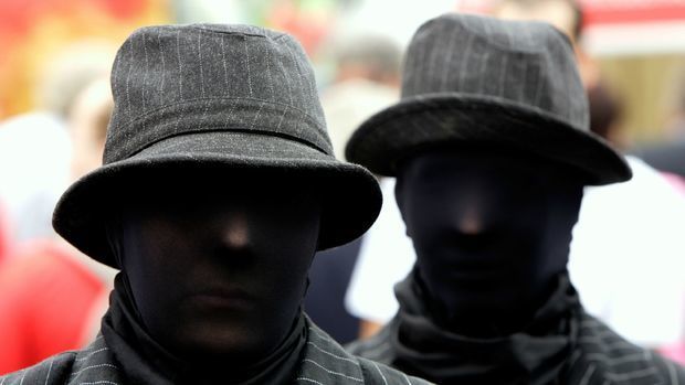 27 saniyədə beş milyon dollar oğurladılar - VİDEO