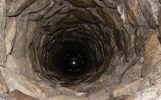 55 yaşlı kişi su quyusuna düşdü