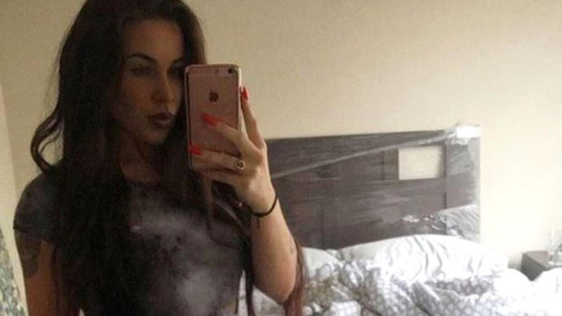 Telefonunu təmirə verdi, çılpaq şəkillərini internetdə gördü - FOTO