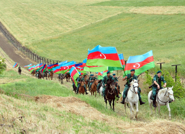 Dövlət bayrağı Azərbaycanın bütün sərhədləri boyunca – FOTO