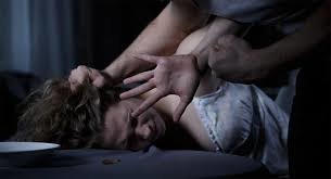 Oğlan tanış olduğu 15 yaşlı qızı evlərinin damına apardı - TƏCAVÜZ ETDİ