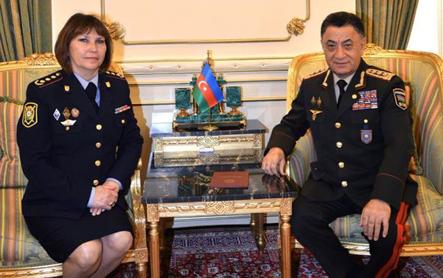 Ramil Usubov məşhur xanım idmançıya mükafat verdi