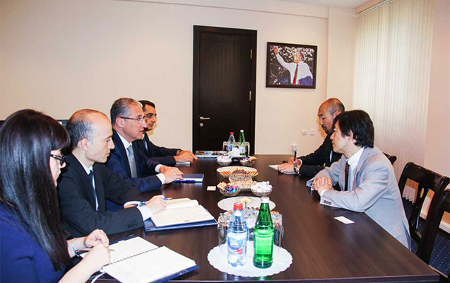 Nazir səfirlə görüşdü