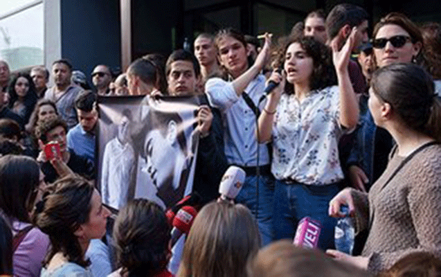 Tbilisidə aksiyalara tələbələr də qoşuldu