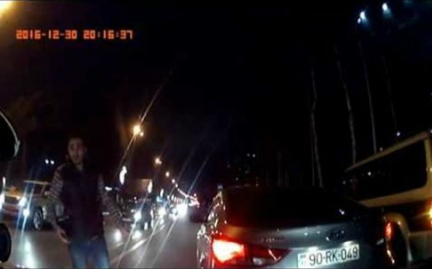 Bakıda sürücüləri şərləyən fırıldaqçı peyda olub — VİDEO