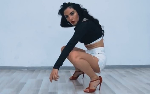 Dilarədən seksual rəqs... - Video