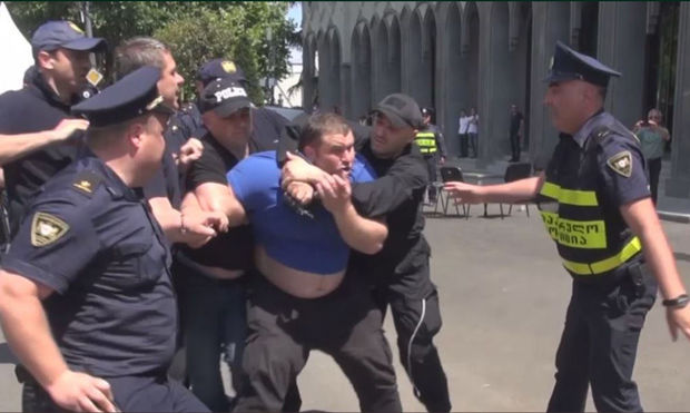 Tbilisidə kütləvi həbslər – VİDEO – YENİLƏNİB