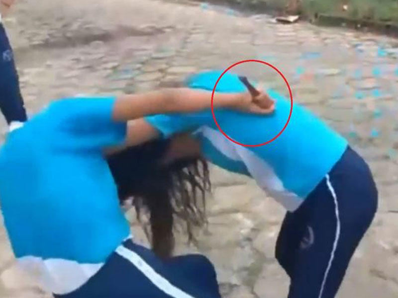 14 yaşlı qızlar arasında dava: