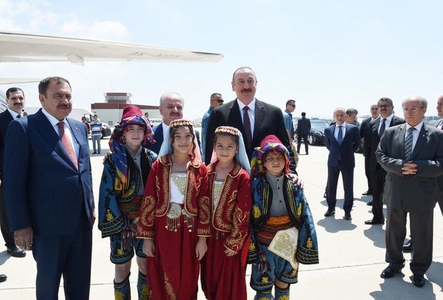 İlham Əliyev Türkiyədədir - FOTO