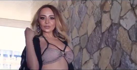 Azərbaycanlı aparıcının ehtiraslı VİDEOSU YAYILDI