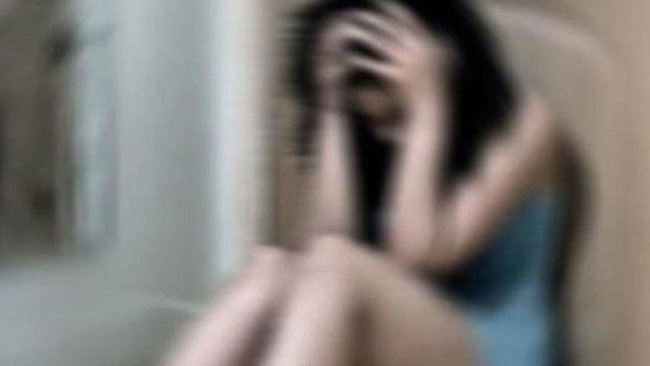 Azərbaycanda biabırçılıq: Ata məktəbli qızını zorladı