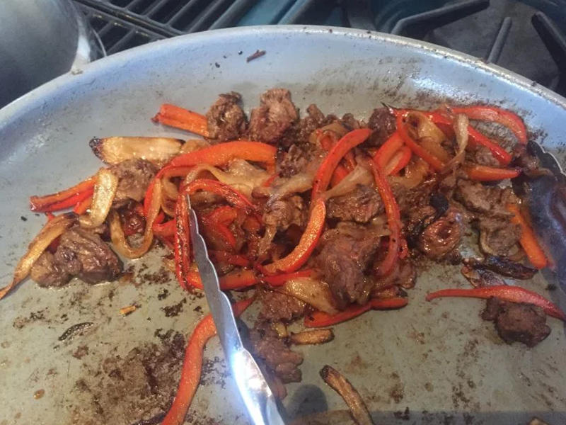 Kəsilmiş ayağını dostlarına yedirtdi - FOTO