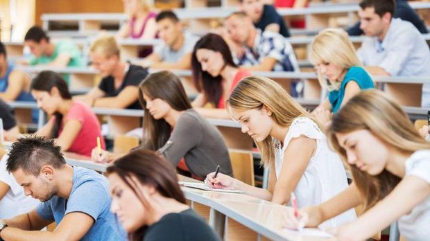 “Təhsil haqqında” qanuna etiraz: “Digər dillər” nədir?