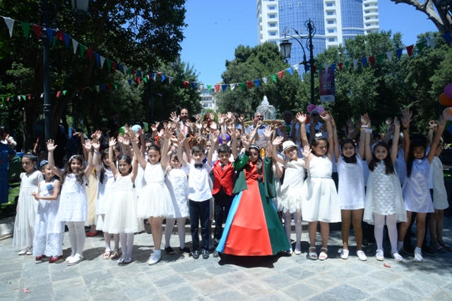 Nəsimi rayonunda 15 iyun Milli Qurtuluş gününə həsr edilmiş silsilə tədbirlər davam edir