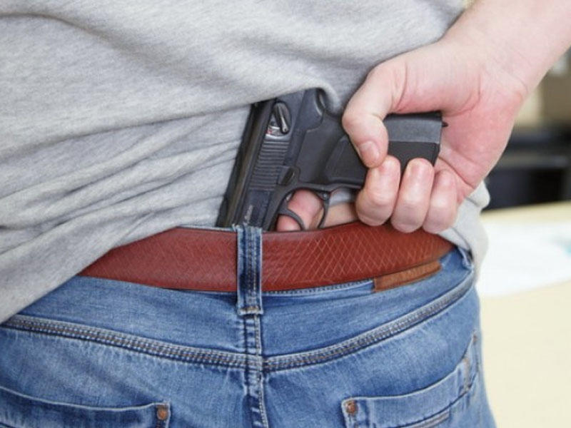 İş yoldaşından silah oğurladı, küçənin ortasında arvadını güllələdi - FOTO