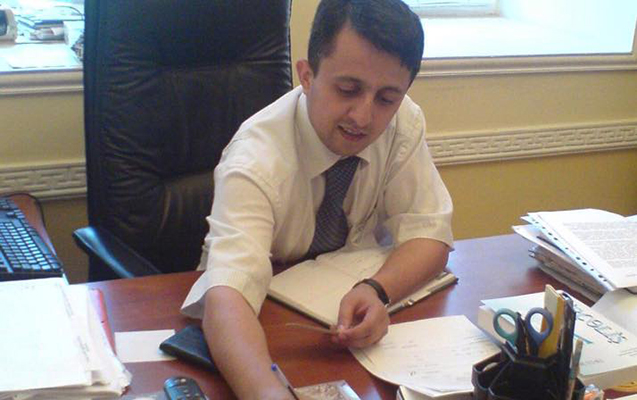 Daha bir mətbuat katibi işdən azad edildi