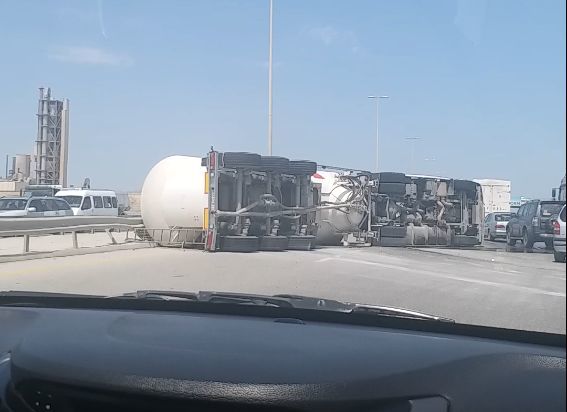 Betonqarışdıran maşın aşdı: Xəsarət alanlar var - VİDEO