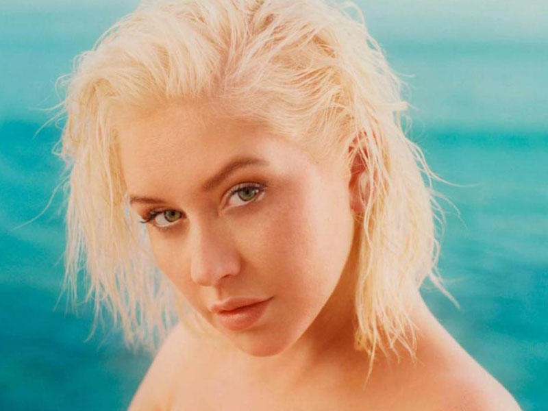 Bakıya gələn müğənnidən 