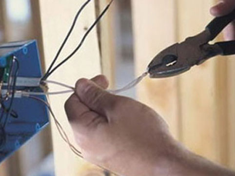 Ustanı 10 min voltluq elektrik cərəyanı vurub öldürdü