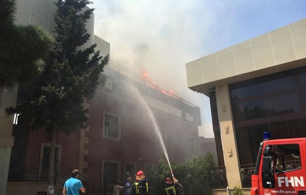 SON DƏQIQƏ:“Monolit Plaza” yanır - YENİLƏNİB + VİDEO