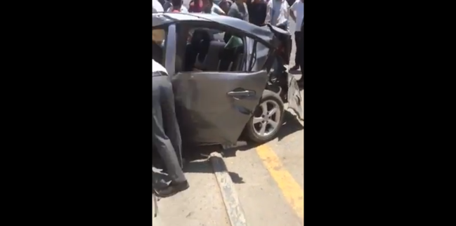 Bakida dəhşətli qəza: Azyaşlı uşaq arxa qapıdan düşdü – Video