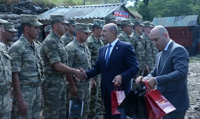 Nəsimi İcra Hakimiyyətinin rəhbərliyi və ictimaiyyət nümayəndələri əsgərlərimizi təbrik edib – FOTO