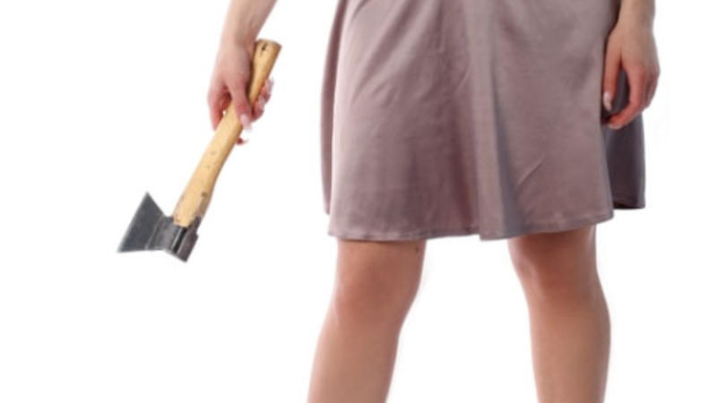 Qadın rəfiqəsini balta ilə tikə-tikə doğradı, sonra... - Bakıda QAN DONDURACAQ HADİSƏ