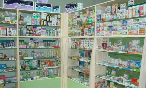 Aptekdə müştəri müdir və işçi tərəfindən döyüldü