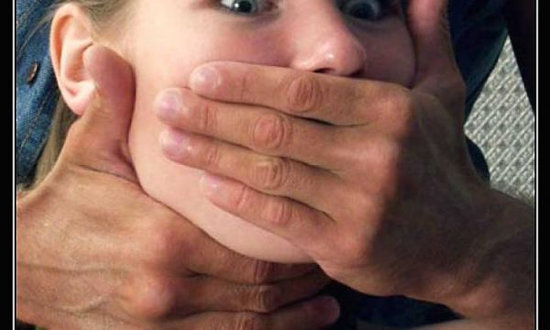 Bakıda taksi sürücüsü qadını hədələdi və ... - FOTO