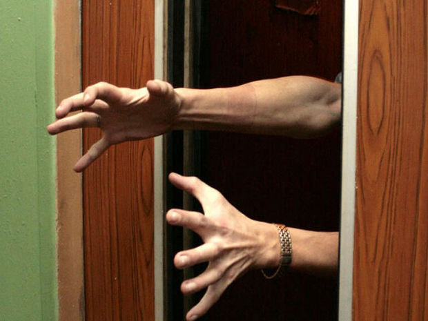 Bakıda 22 nəfər liftdə qalıb