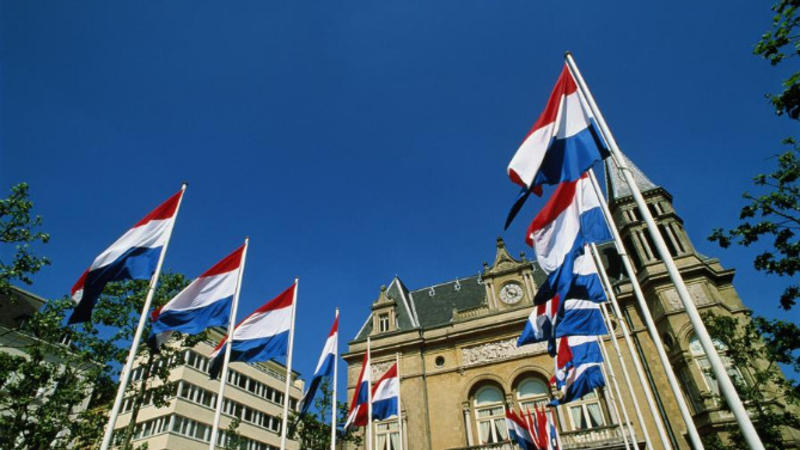 Niderland iranlı diplomatları ölkədən göndərdi