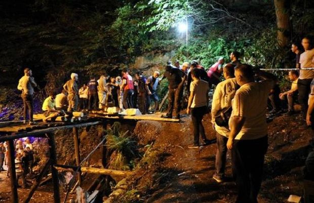 Türkiyədə mədən çöküb: Ölən var – FOTO