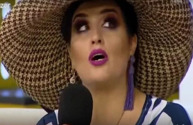 Elza Seyidcahana şok: canlı efirdə atasının ölüm xəbərini eşitdi – VİDEO
