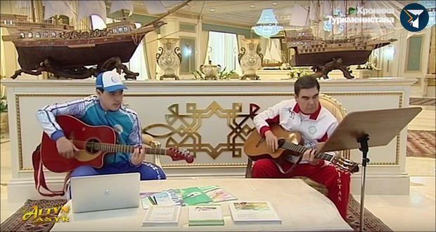 Türkmənbaşı nəvəsi ilə rep dedi - VİDEO