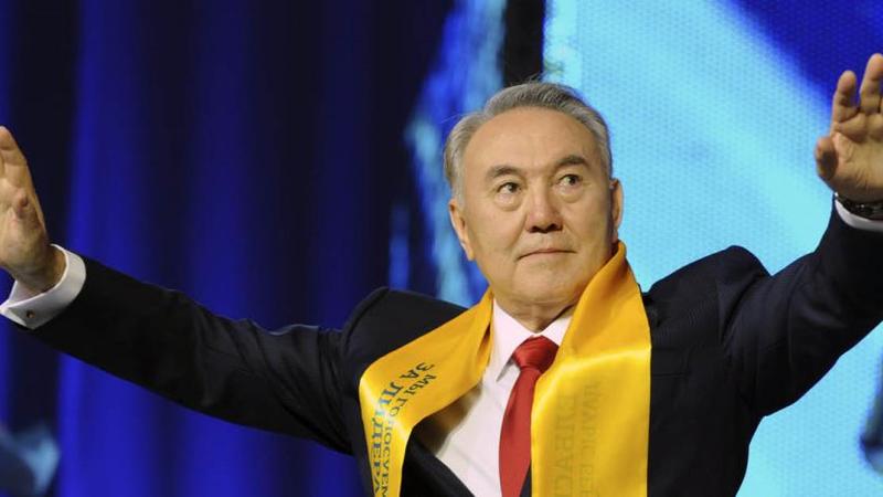 Nazarbayevə ömürlük vəzifə verildi