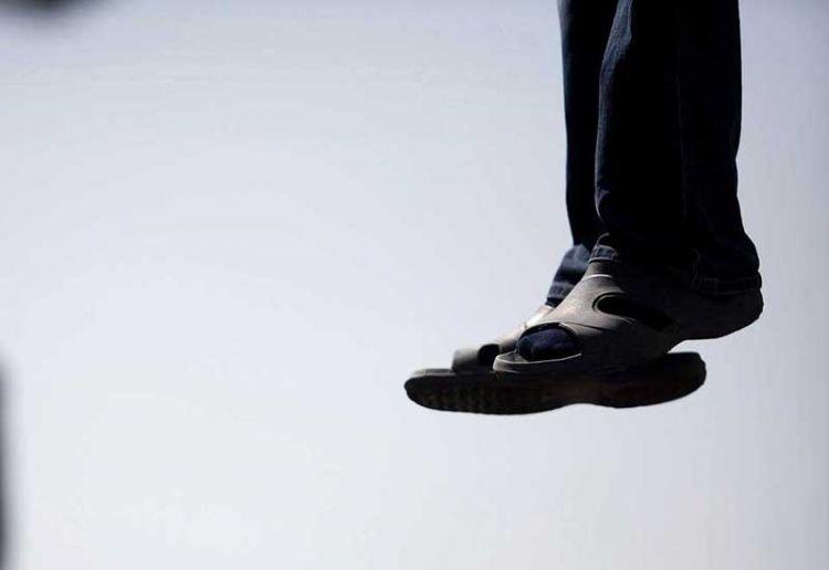 52 yaşlı kişi intihar edib