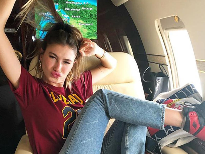 Acunun arvadı bikinili şəklini yaydı, bəyənilmədi - FOTO