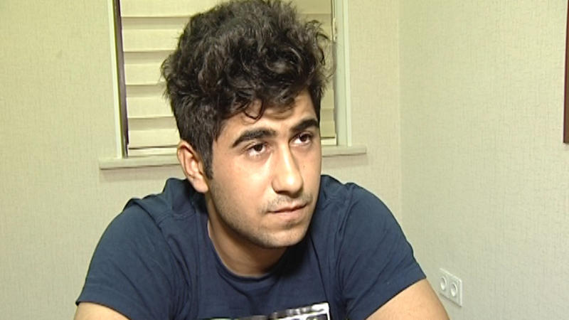 Qadın kişini bıçaqladı, polisə getdi, amma.. - Bakıda QƏRİBƏ HADİSƏ