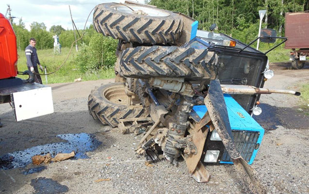 Traktor aşdı, 4 nəfər yaralandı