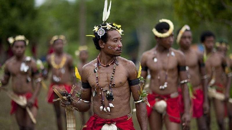 Qızları 6-8 yaşdan intim həyata hazırlayırlar - AĞLASIĞMAZ ADƏT