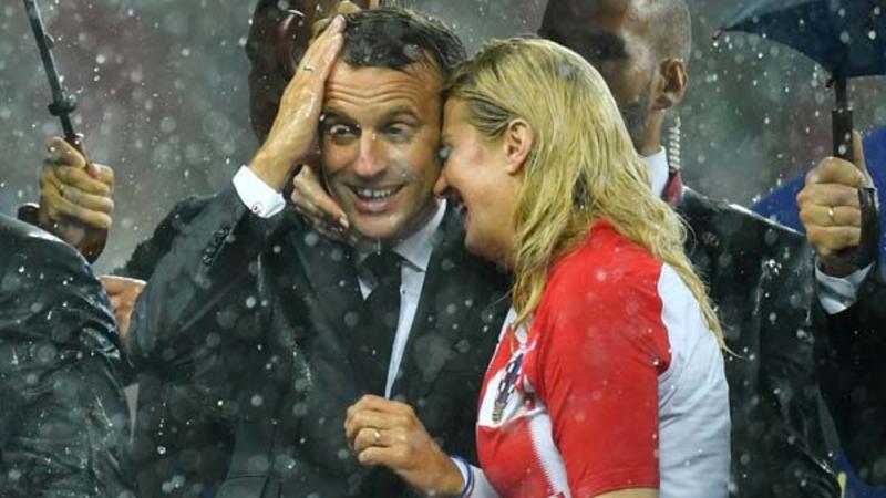 Xanım və kişi prezidentin tribunada SƏMİMİ GÖRÜNTÜLƏRİ: Putinin gözü qarşısında... - FOTO