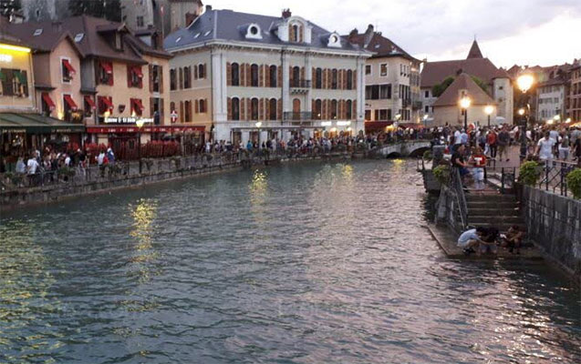 Fransanın çempionluğu 2 azarkeşin ölümünə səbəb oldu