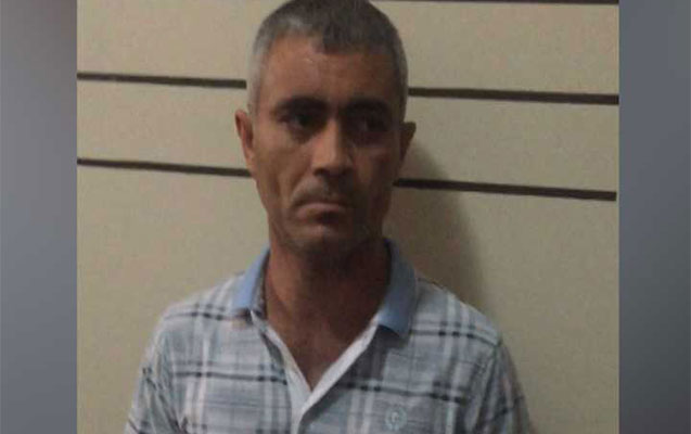 Bu adam qadınları soyurmuş