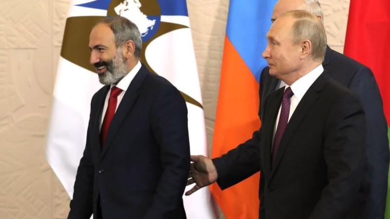 Putin Paşinyanı Rusiyaya çağırdı - Moskvadan TƏLƏB