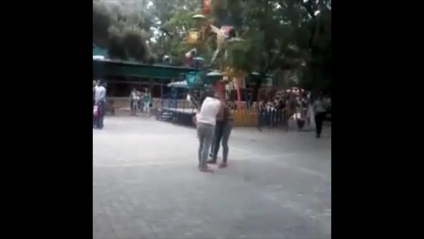 Bakıda qadınlar əlbəyaxa oldu - VİDEO