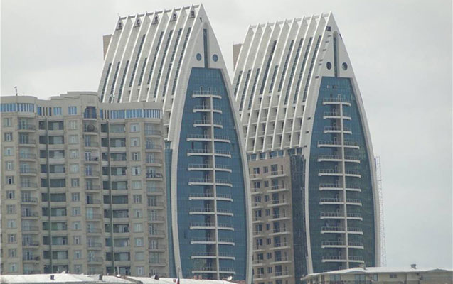 Bakıda məşhur plazada yanğın olub