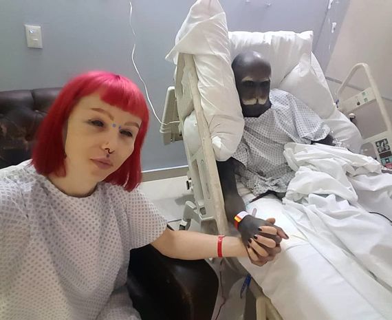 Gözəl görünmədiyi üçün cinsi orqanını kəsdirdi - FOTO