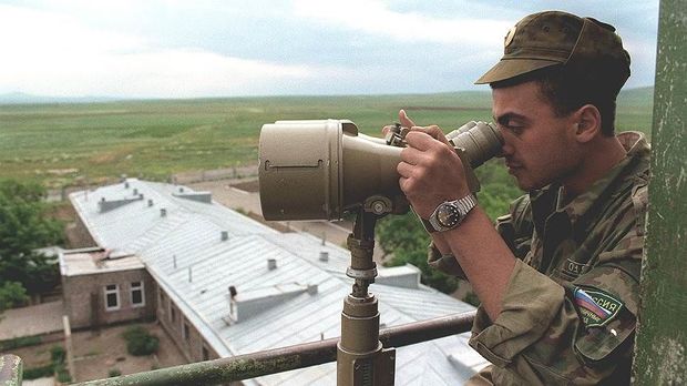 Yerevan Ermənistandakı rusiyalı hərbçilərin statusunu dəyişir