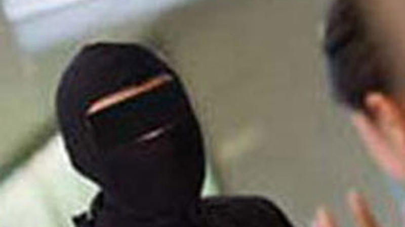 Bakıda aptekə maskalı basqın