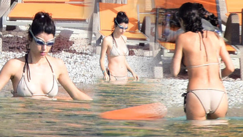 Beren Saat bikinili halda görüntüləndi - FOTO